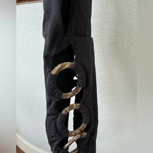 Beautiful piece! Fit very nicely Size L